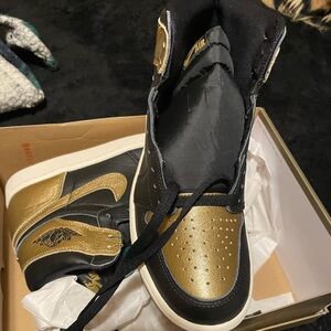 Brand new metallic gold men unisex Jordan 1